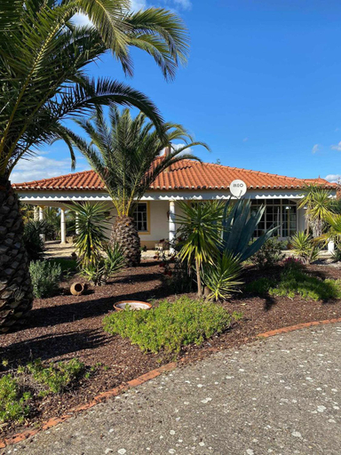 Outeiro do Alamo Casa Paradise T3, Fronteira