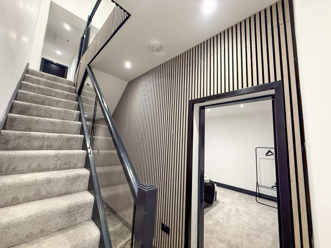 Others 5, Santi House, Lincolnshire