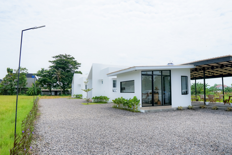 Exterior & Views 4, Putih Kaca Villa with Private Pool, Sleman