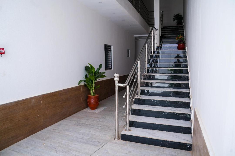 Others 5, Luxuria NOUAKCHOTT, Nouakchott