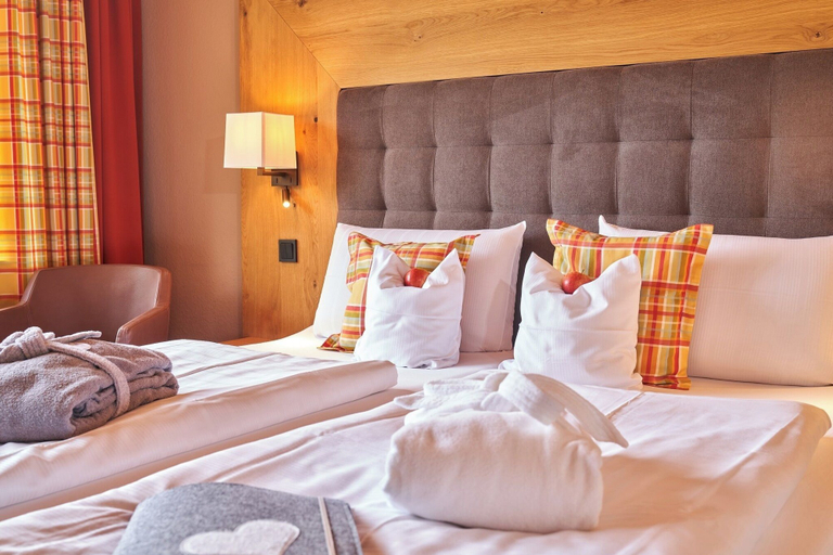 Bedroom 4, NaturPur Hotel Maarblick, Bernkastel-Wittlich