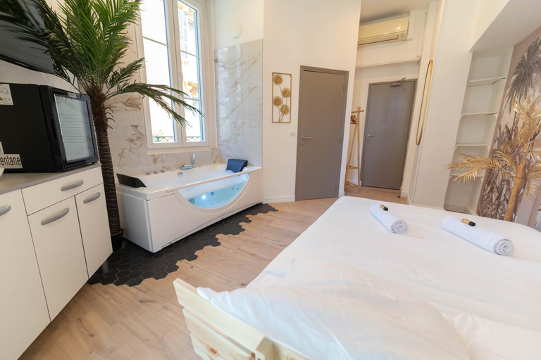Others 2, Hotel Le Celeste, Alpes-Maritimes