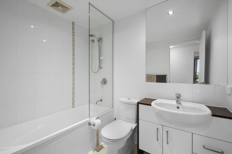 Bedroom 2, Pool View 3-Bed Oasis in Drift Resort, Tweed - Tweed-Heads