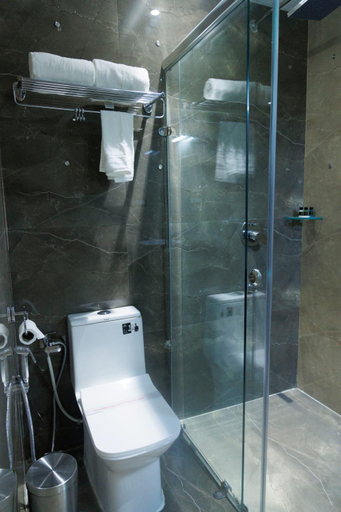 Bathroom 4, Hotel Aryavilas - A Luxury Boutique Hotel, Mathura