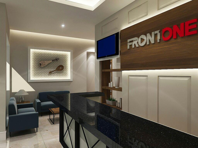 Public Area 4, Front One Boutique Brani Solo, Solo