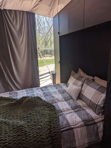Bedroom 2, Zen Zion, Kane
