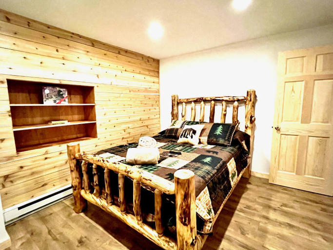 2, Cozy Hunter Cabins, Greene