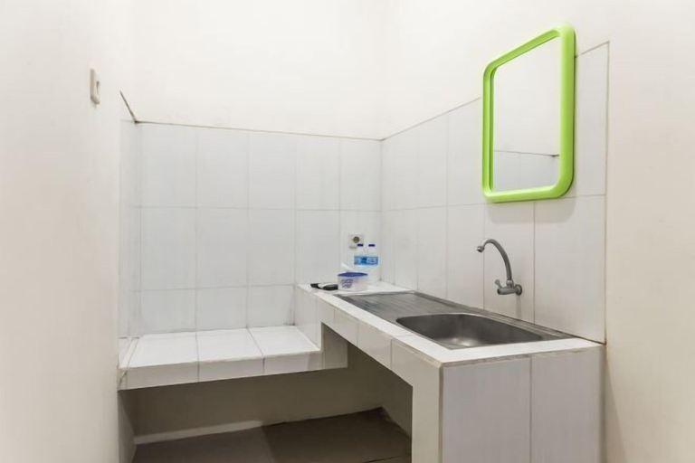 Bathroom 19