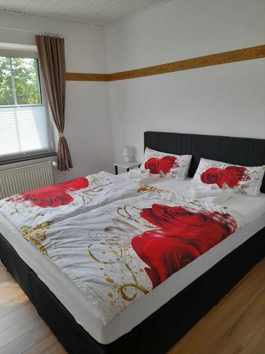 Others 5, Ferienwohnung im FEWO Rosenhaus Volz, Leer