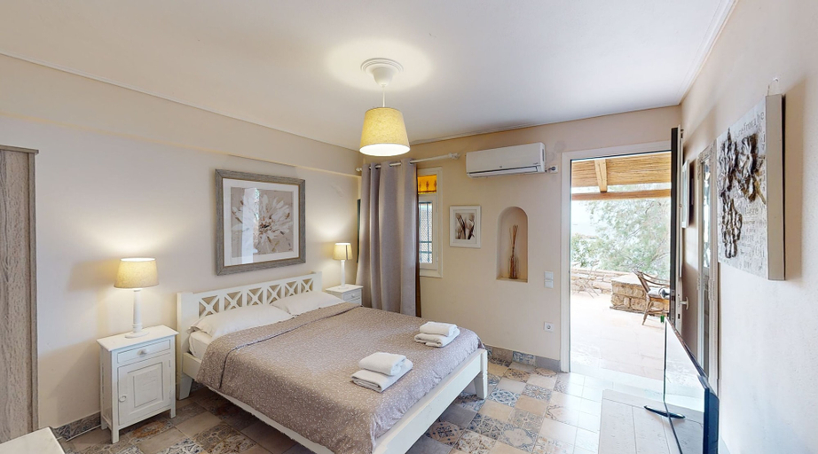 Bedroom 3, Vrachokipos, Attica