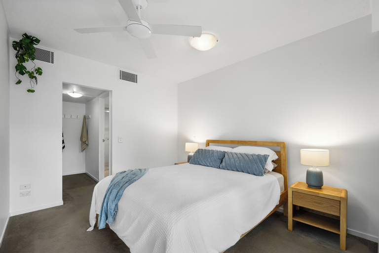 Bedroom 1, Pool View 3-Bed Oasis in Drift Resort, Tweed - Tweed-Heads