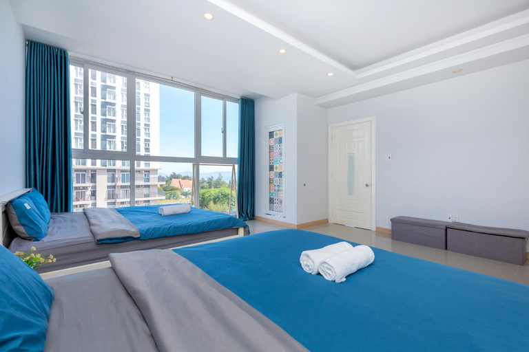 Bedroom 12