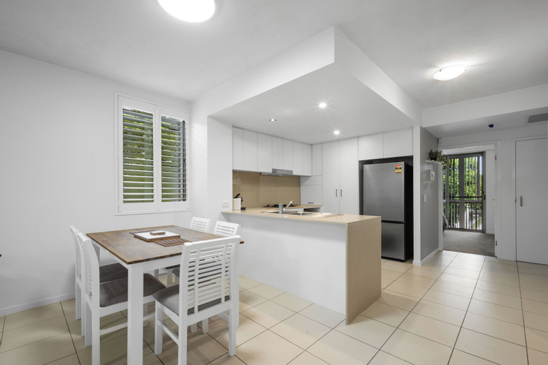 Others 4, Pool View 3-Bed Oasis in Drift Resort, Tweed - Tweed-Heads