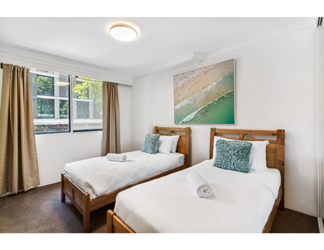 Poolside 2-Bed Haven, Walk to City Centre, Sydney