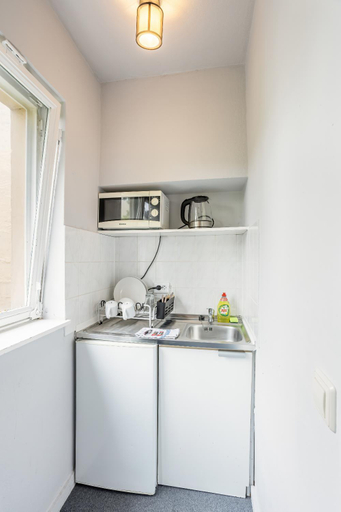 Others 4, Apartmenthaus Sybille Hecke, Berlin