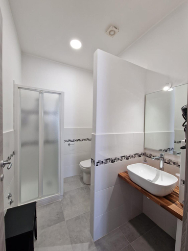 Others 3, B&B Sei Palme, Catania