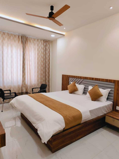 Bedroom 3, Hotel Signature, Chittaurgarh