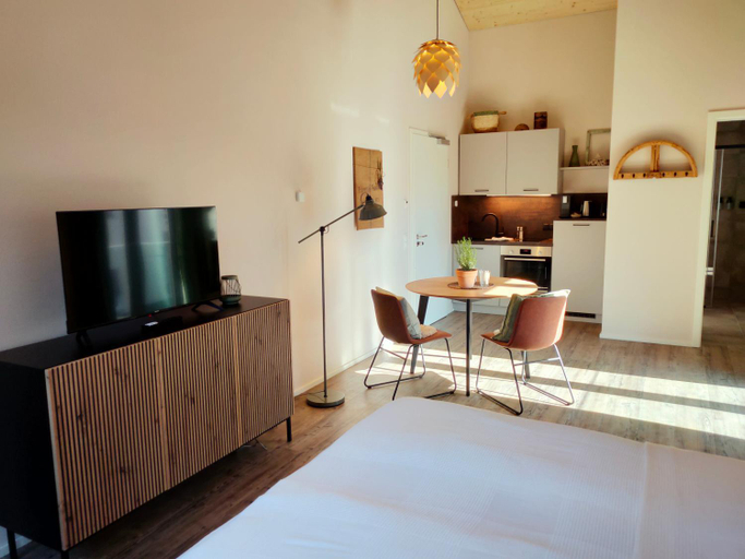 Bedroom 2, das herzstuck - Schaubrennerei, Hausbrauerei & Apartments, Neustadt an der Aisch-Bad Windsheim