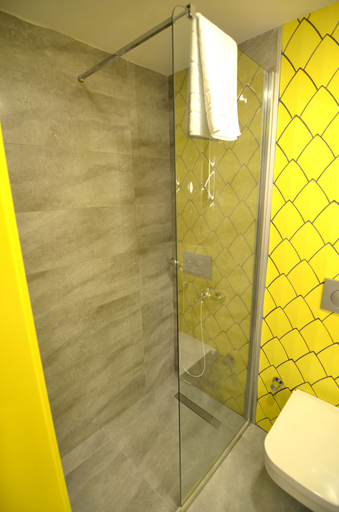 Bathroom 5, Coordinat Suits, Karşıyaka