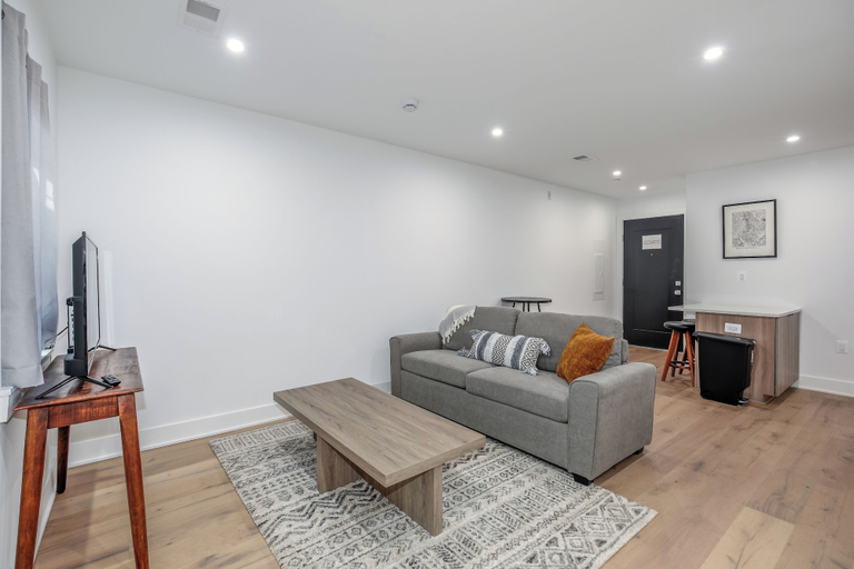 Others 5, Capitol Hill Suites - Unit 3, Washington D.C.