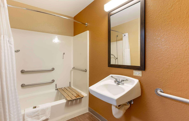 Bathroom 9