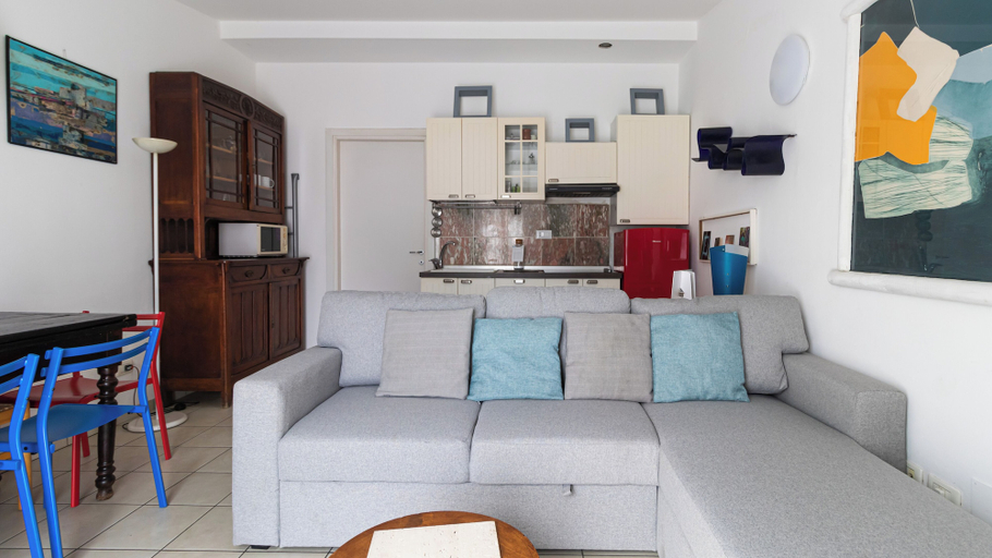 Others 5, Italianway - Garofalo 31, Milano