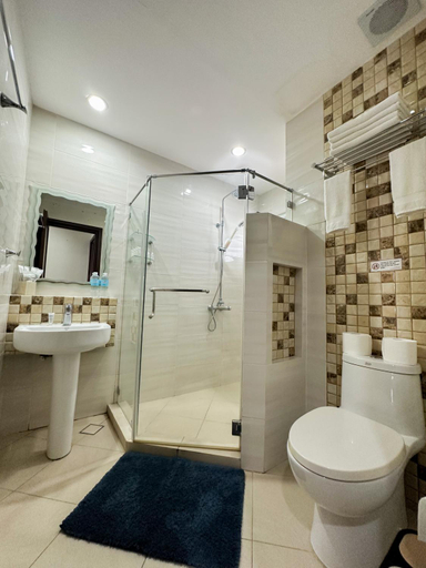 Bathroom 5, 1521 Mactan Resort, Lapu-Lapu City