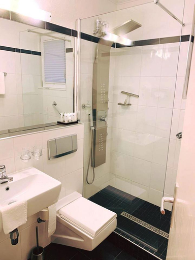 Bathroom 4