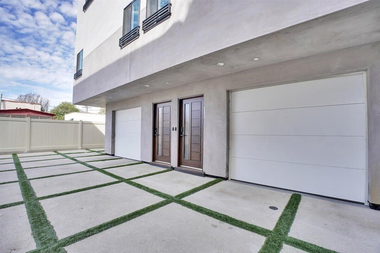 Exterior & Views 2, Luxe Townhome | Newly-Built, Los Angeles