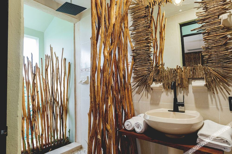 Bathroom, Straw Hat Tulum, Cozumel