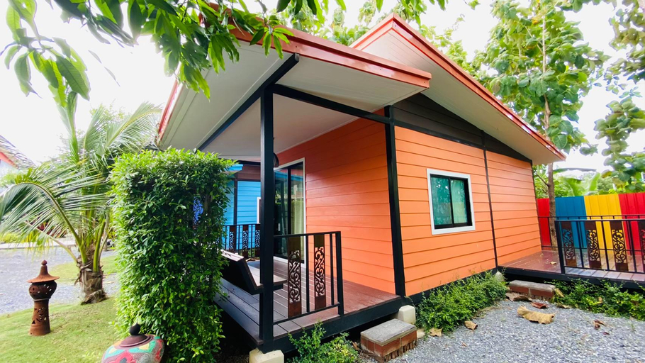 Exterior 5