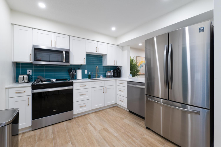 Others 5, Be A Nomad Lovely 2br 1blk from the Ocean, Duval