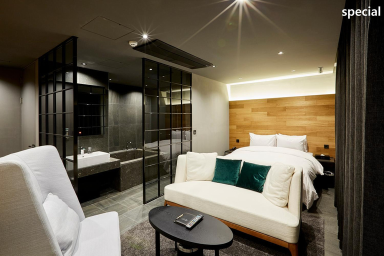 Bedroom 18
