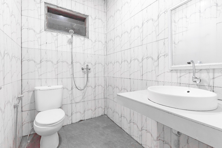 Bathroom 9