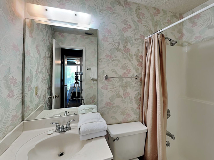 Bathroom 5, Southwind III Condo #H6 by Resort Collection, Bay