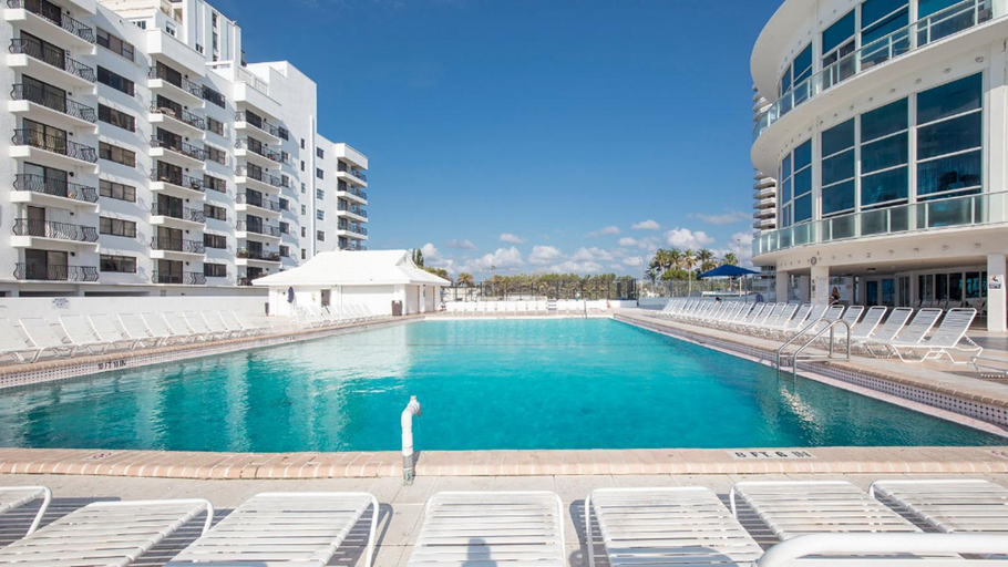 Sport & Beauty 2, Castle beach studio,tennis court and swimming pool with beach access, Miami-Dade