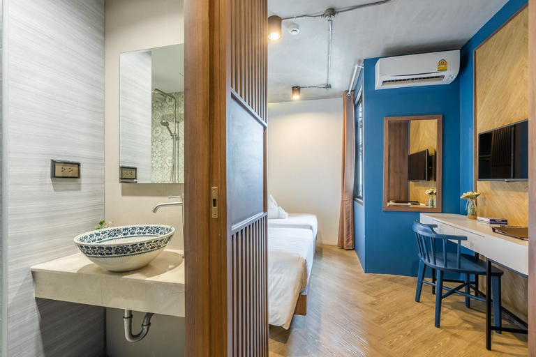 Bathroom 8