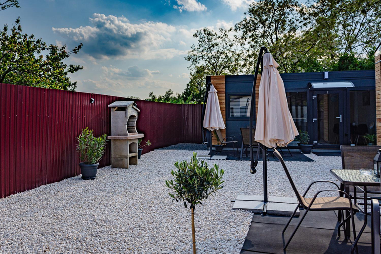Exterior view 3, Oliva Apartman, Makó