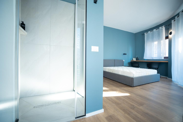 Others 2, Mavi Rooms, L'Aquila