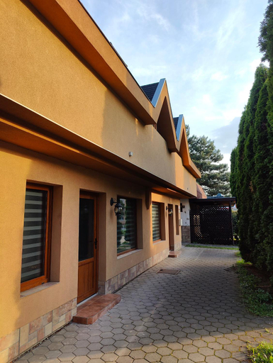 Others 4, Parrot district apartments, Nové Zámky