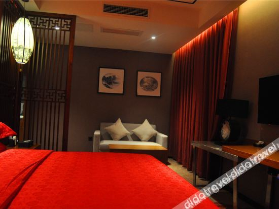 Others, Moon Peninsula Theme Hotel, Yibin