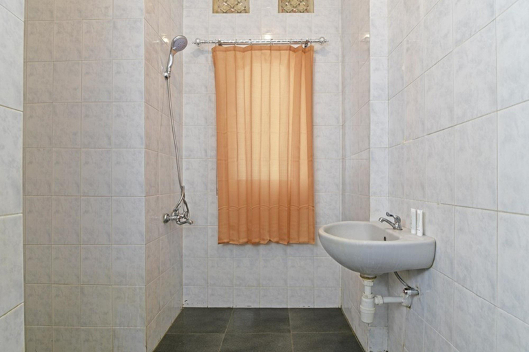 Bathroom 20