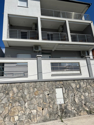 Others 2, Vip apartmani