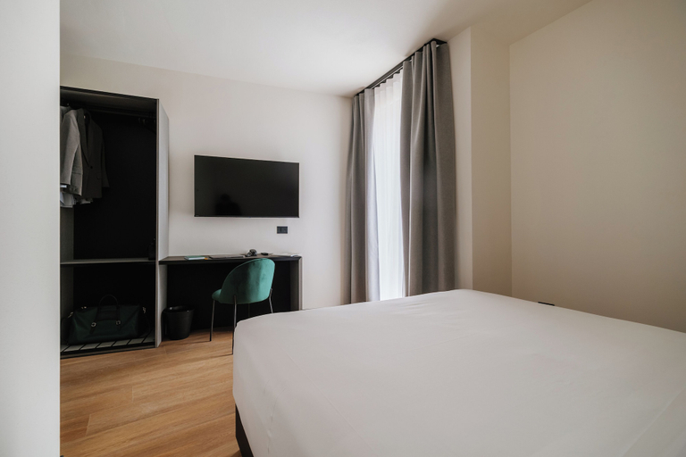 Bedroom 4, Aspio Hotel, Ancona