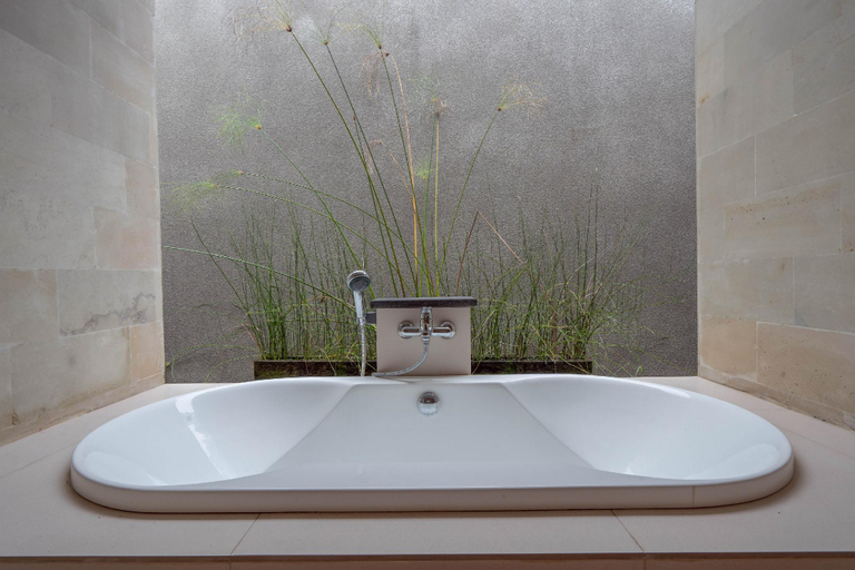 Bathroom 15