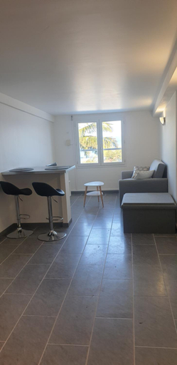 Others 5, AU PANORAMA 1 chambre, La Possession