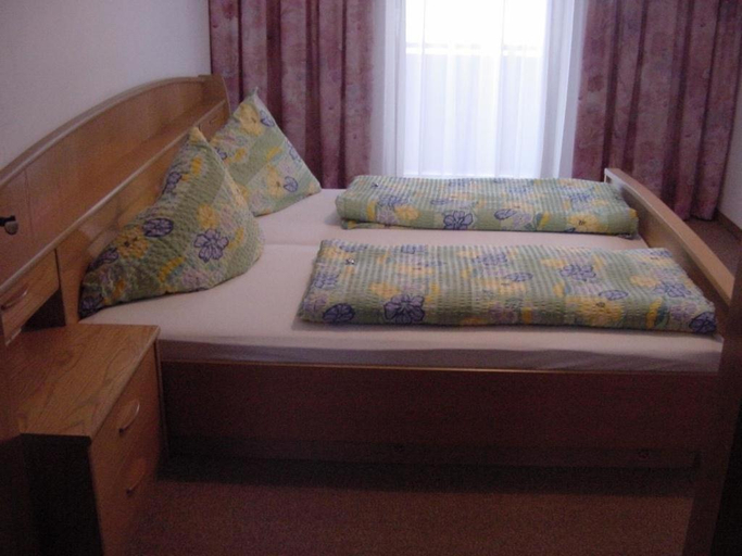 Bedroom 18