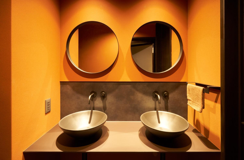 Bathroom 16