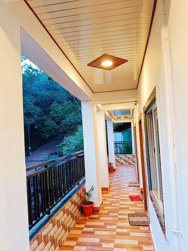 Lobby 2, Janani Niwas Matheran, Raigarh