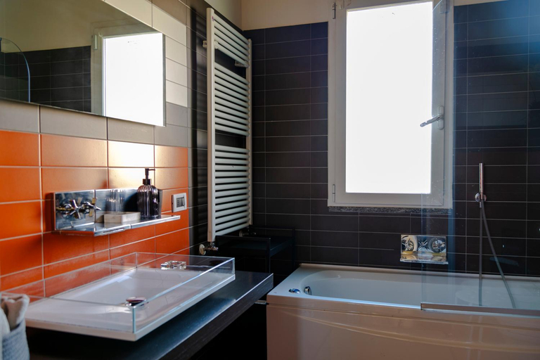 Bathroom 3, Villa Marlene B&B, Savona